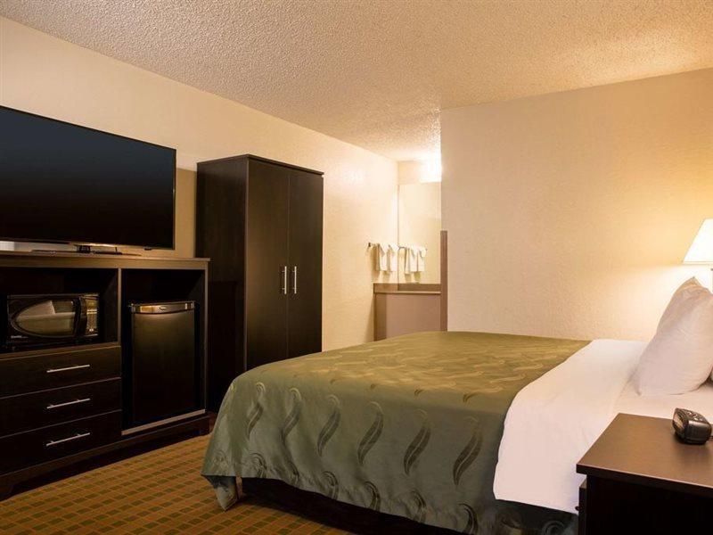 Quality Inn At Arlington Highlands Eksteriør bilde