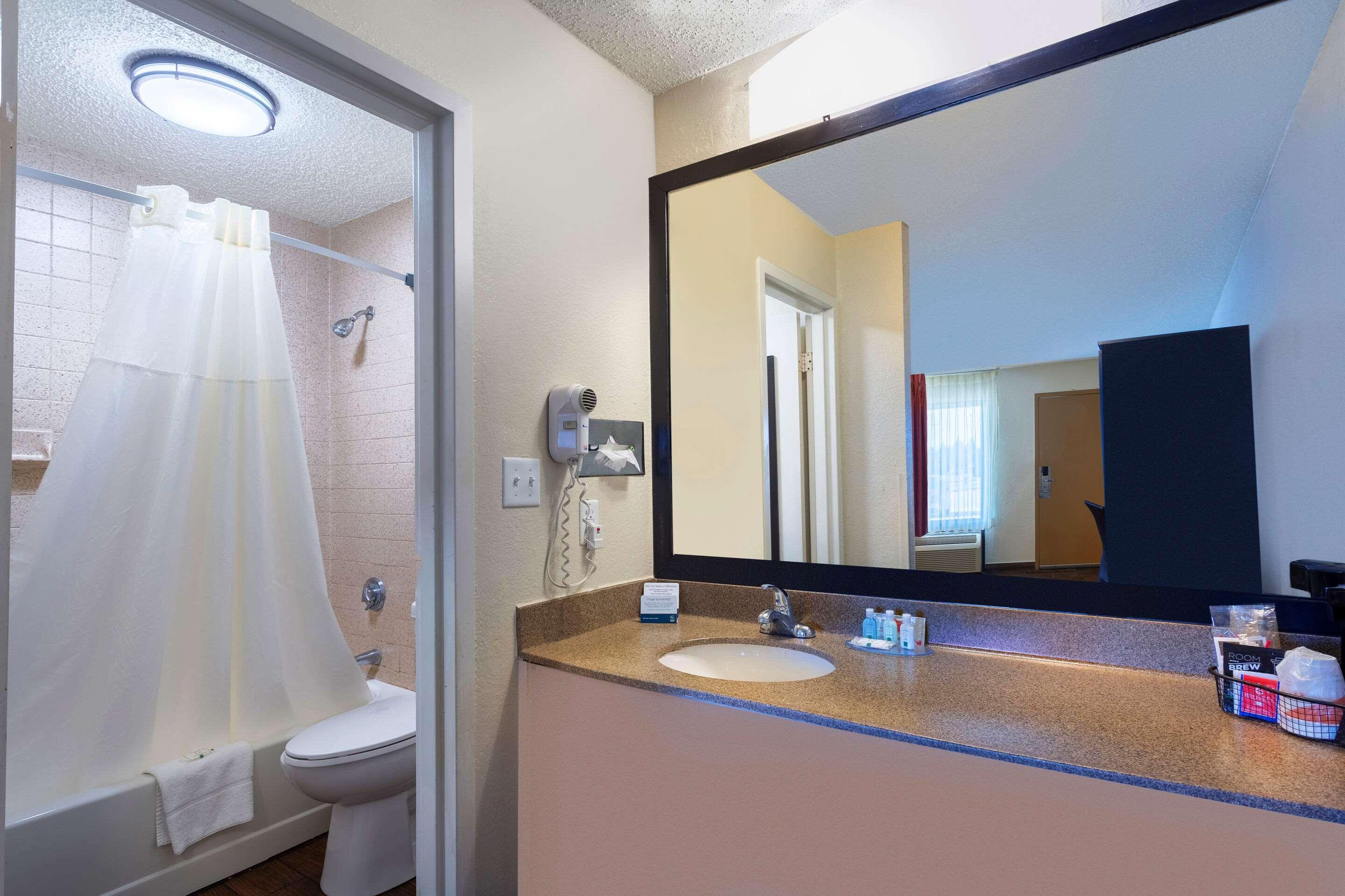 Quality Inn At Arlington Highlands Eksteriør bilde