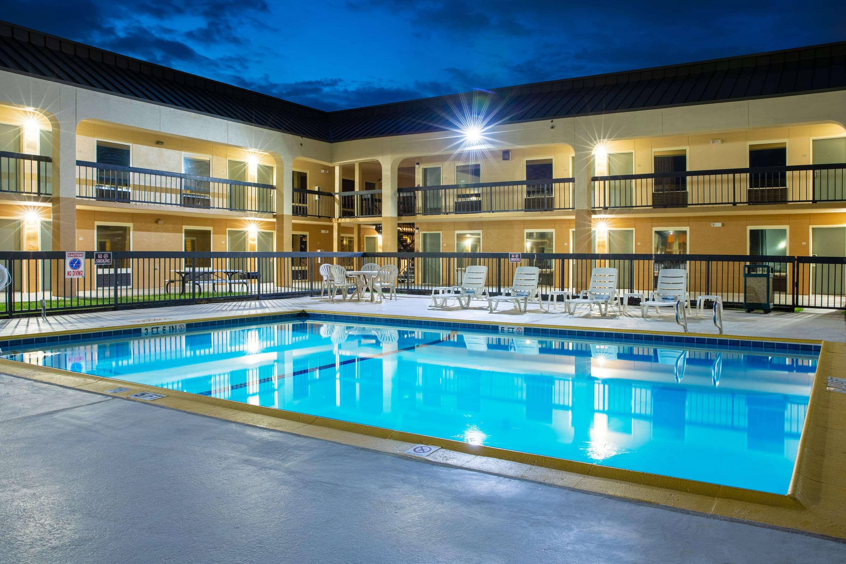 Quality Inn At Arlington Highlands Eksteriør bilde