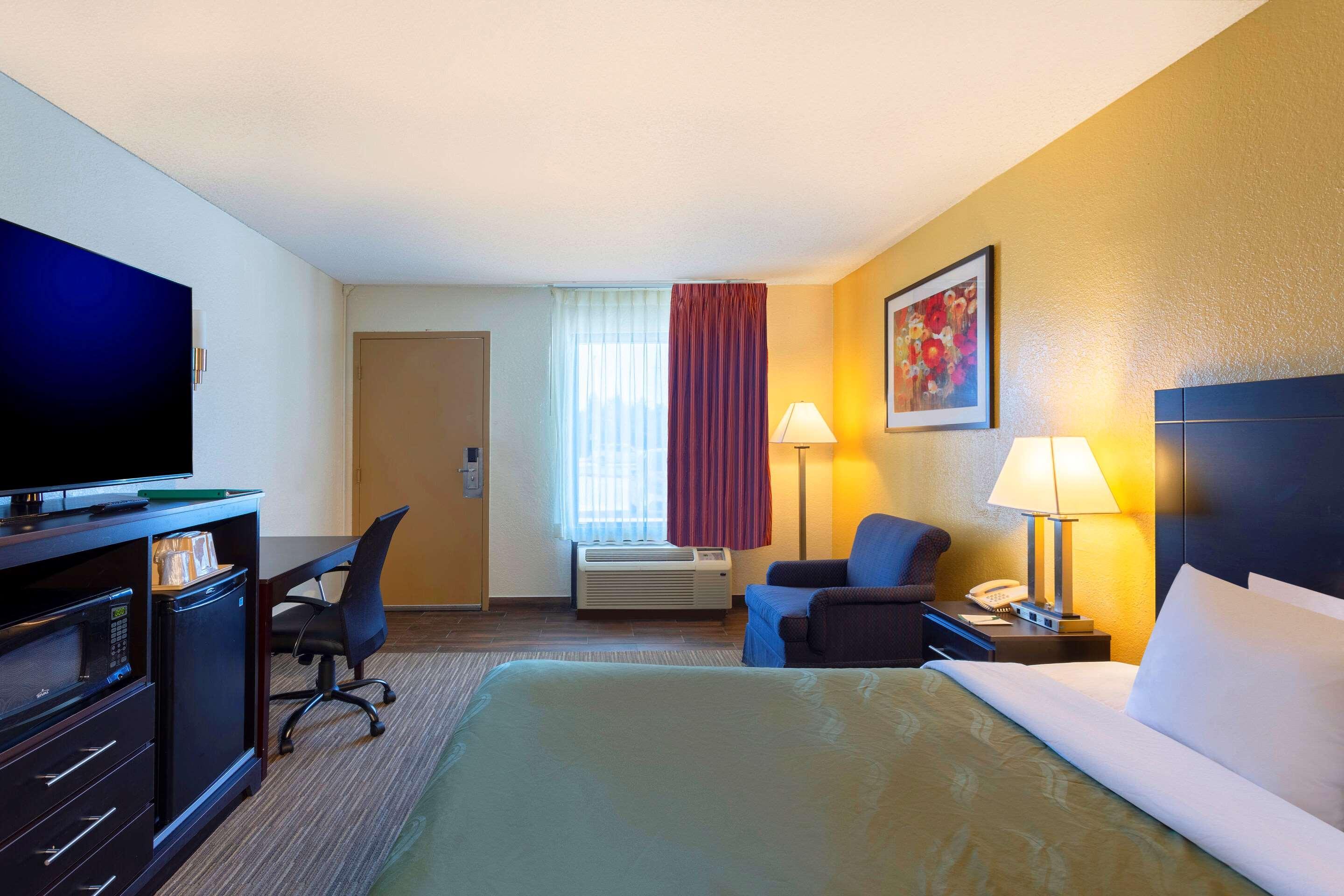 Quality Inn At Arlington Highlands Eksteriør bilde